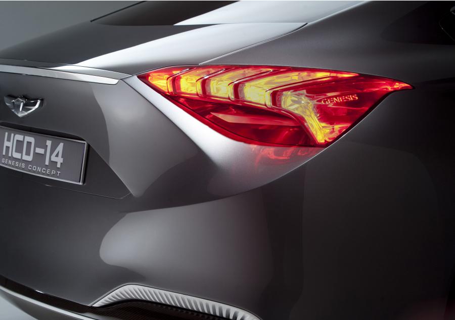 Детали экстерьера Hyundai HCD-14 Genesis Concept 2013 года  (фото 12 из 23)